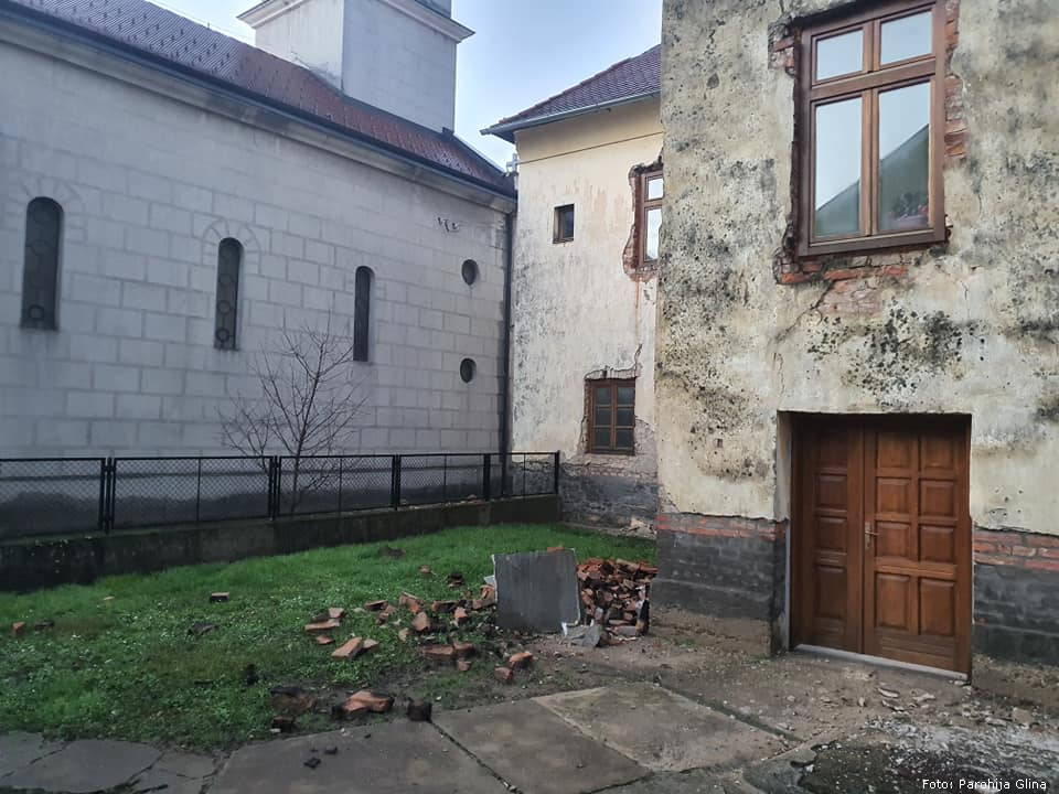 Parohijski_dom_Glina_3.jpg