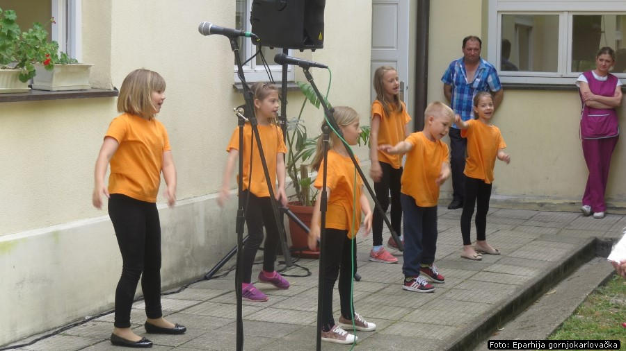 Priznanje_petrinjskoj_parohiji_05.jpg