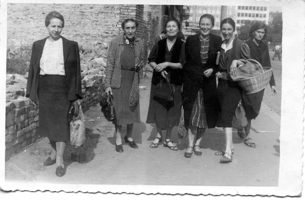 Porodica u izbeglištvu Beograd 1943 