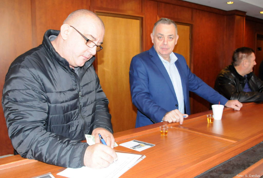 Slava_UKS_Prelo_Cikago_2.jpg