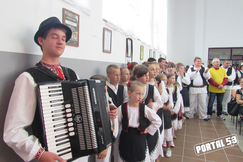 Smotra_folklora_u_Jabukovcu_08.jpg