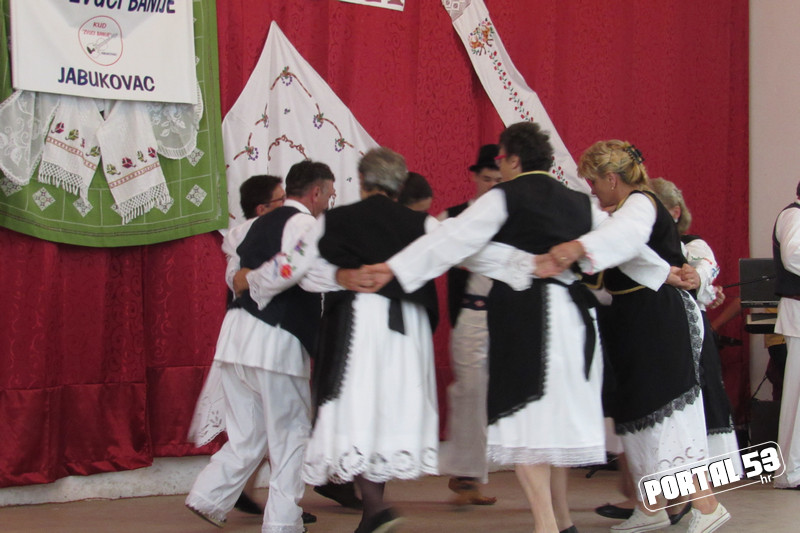Smotra_folklora_u_Jabukovcu_18.jpg