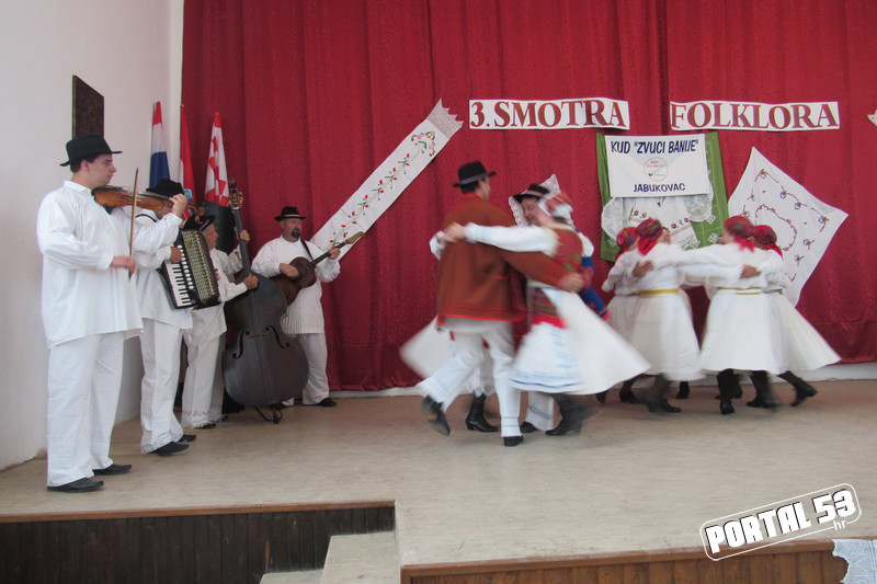 Smotra_folklora_u_Jabukovcu_24.jpg