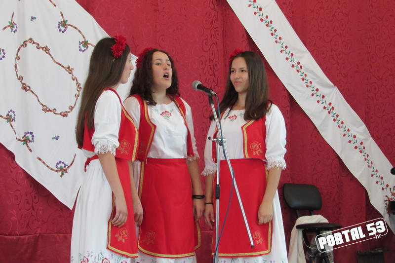 Smotra_folklora_u_Jabukovcu_32.jpg