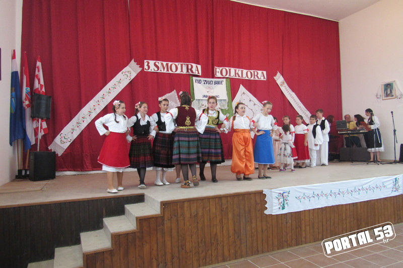 Smotra_folklora_u_Jabukovcu_34.jpg