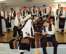 Članovi Škole srpskog folkora Slog iz Hamilotna