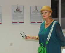 Akademik Radmila Tonković na otvaranju izložbe o znemenitim Srbima Korduna
