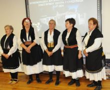 zenska-pjevacka-grupa-cuvarkuca-iz-beograda.jpg